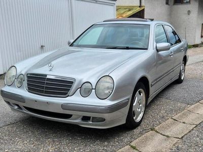 Mercedes E200