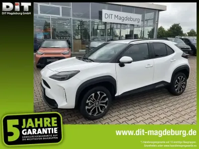 Neu Toyota Yaris Cross 131 PS (96 kW) 2026 Weiß SUV