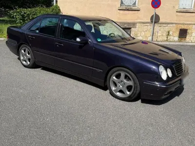 Gebraucht Mercedes E240 Elegance 170 PS (125 kW) 2000 Violet Limousine