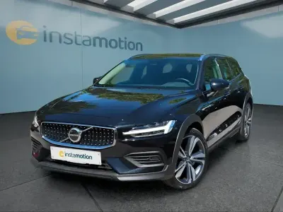 Gebraucht Volvo V60 CC 197 PS (144 kW) 2023 Schwarz Kombi