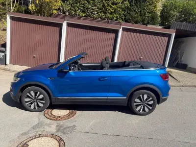 Gebraucht VW T-Roc Cabriolet Move 110 PS (80 kW) 2023 Blau Cabrio