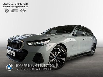 M brooklyn grau Gebraucht 2025 BMW 520 M Sport Kombi | 50.890 € (Fairer Preis)