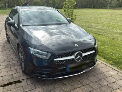 Gebraucht Mercedes A180 AMG line 136 PS (100 kW) 2020 Schwarz Limousine