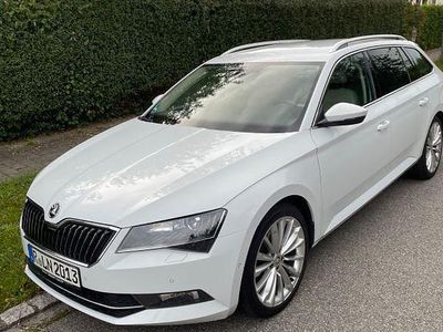 Gebraucht Skoda Superb Style 190 PS (139 kW) 2016 Weiß Kombi