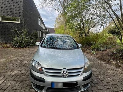 Second-hand VW Golf 105 CP (77 kW) 2006 Gri Monovolum