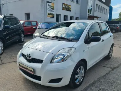 Gebraucht Toyota Yaris Basis 69 PS (50 kW) 2010 Weiß Kleinwagen