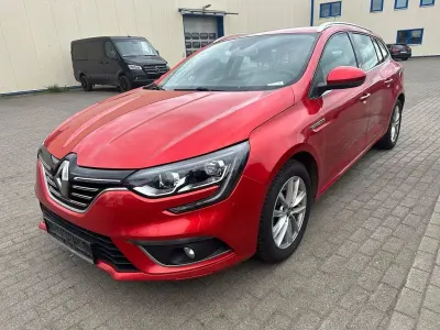Gebraucht Renault Mégane Intens 110 PS (80 kW) 2018 Rot Limousine