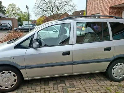 Gebraucht Opel Zafira 100 PS (73 kW) 2005 Silber Van / Kleinbus