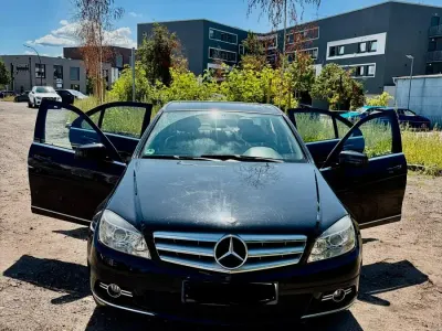 Gebraucht Mercedes C180 156 PS (114 kW) 2010 Schwarz Limousine