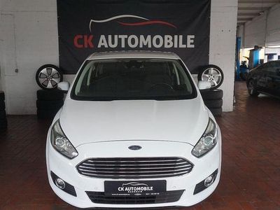 Gebraucht Ford S-MAX Titanium 179 PS (131 kW) 2017 Weiß Van / Kleinbus