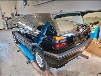 Schwarz Gebraucht 1997 VW Golf III GTI Kleinwagen | 2.000 €