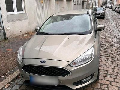 Gebraucht Ford Focus 101 PS (74 kW) 2016 Grau Kombi