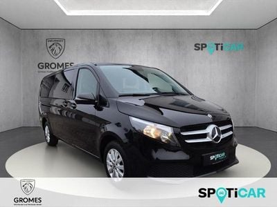 Schwarz Gebraucht 2023 Mercedes V220 Van / Kleinbus | 43.490 € (Etwas zu teuer)