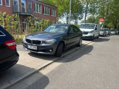 Gebraucht BMW 330 Sport Line 258 PS (189 kW) 2014 Silber Limousine