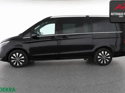 Gebraucht Mercedes V250 Avantgarde 190 PS (139 kW) 2023 Obsidianschwarz Van / Kleinbus