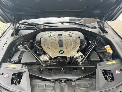 BMW 750