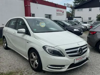 Gebraucht Mercedes B180 122 PS (89 kW) 2012 Calcitweiss  unilack Kleinwagen