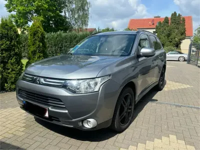 Gebraucht Mitsubishi Outlander Invite 150 PS (110 kW) 2013 Grau SUV