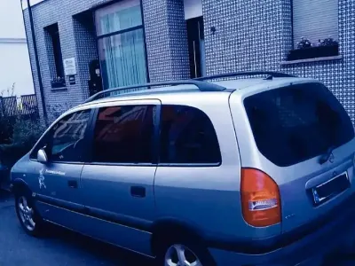 Gebraucht Opel Zafira 125 PS (91 kW) 2003 Silber Van / Kleinbus