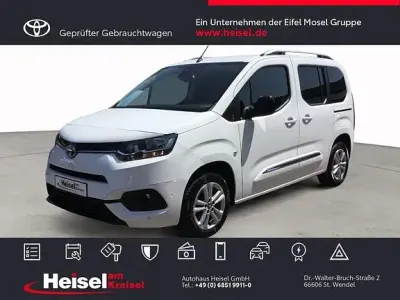 Gebraucht Toyota Proace Verso City 131 PS (96 kW) 2022 Schaumweiß Kombi