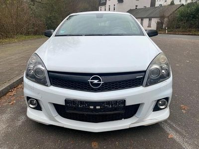 Second-hand Opel Astra GTC Edition 241 CP (177 kW) 2008 Alb Coupe