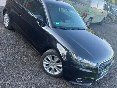 Gebraucht Audi A1 Sport 105 PS (77 kW) 2012 Schwarz Kleinwagen