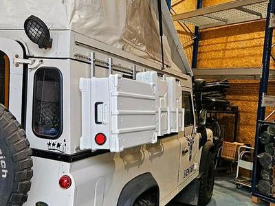 Weiß Gebraucht 1998 Land Rover Defender SUV | 53.699 €
