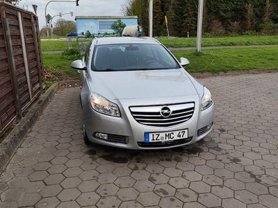 Usado Opel Insignia Design Edition 140 HP (102 kW) 2012 Cinzento Sedan
