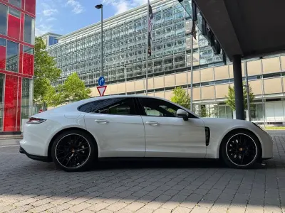 Gebraucht Porsche Panamera 4 Platinum Edition 330 PS (242 kW) 2022 Weiß Limousine