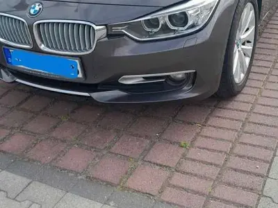 Gebraucht BMW 318 143 PS (105 kW) 2013 Gold Limousine