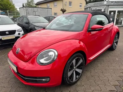 Gebraucht VW Beetle Cabriolet Design 140 PS (102 kW) 2014 Tornadorot Cabrio