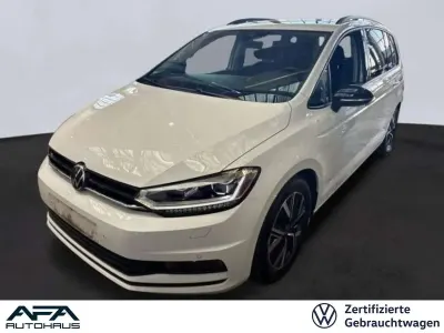 Gebraucht VW Touran Highline 150 PS (110 kW) 2022 Weiß Van / Kleinbus