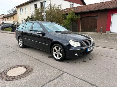Używany Mercedes C230 204 KM (150 kW) 2007 Niebieski Kombi