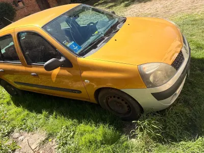 Używany Renault Clio II 58 KM (42 kW) 2003 Żółty Hatchback