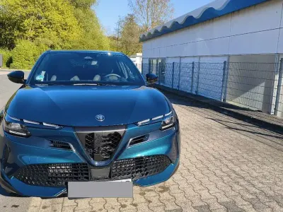 Brugt Alfa Romeo Junior Edizione Speciale 145 HK (106 kW) 2026 Grøn SUV