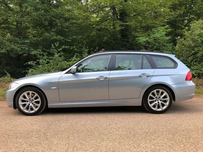 Gebraucht BMW 318 Lifestyle 143 PS (105 kW) 2012 Blau Kombi
