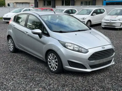 Gebraucht Ford Fiesta Trend 82 PS (60 kW) 2013 Polarsilber metallic Kleinwagen