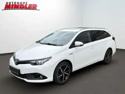 Gebraucht Toyota Auris Hybrid Basis 136 PS (100 kW) 2018 Schneeweiß
