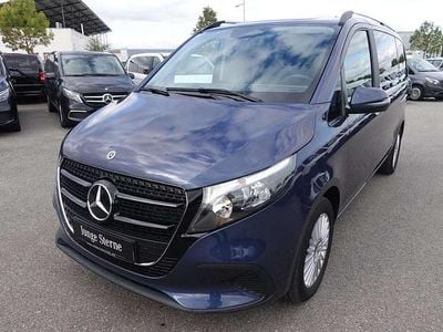 Mercedes V220