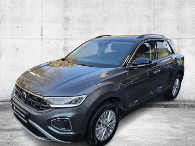 Second-hand VW T-Roc Life 150 CP (110 kW) 2024 Gri SUV
