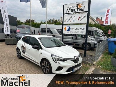 Weiß Gebraucht 2022 Renault Clio V LIMITED Limousine | 13.950 €