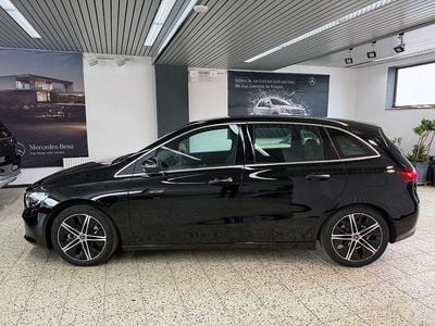 Usado Mercedes B200 Urban 163 HP (119 kW) 2025 Preto Monovolume