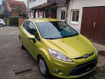 Gebraucht Ford Fiesta 97 PS (71 kW) 2009 Grün Kleinwagen