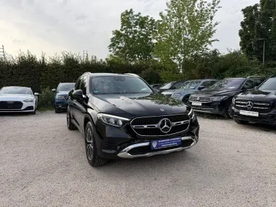 Gebraucht Mercedes GLC220 Avantgarde 197 PS (144 kW) 2023 Schwarz SUV