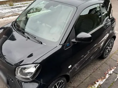 Używany Smart ForTwo Coupé Prime 60 kW (82 KM) 2023 Czarny Hatchback