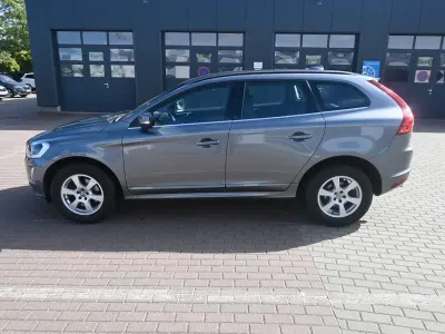 Gebraucht Volvo XC60 Momentum 150 PS (110 kW) 2017 Grau SUV