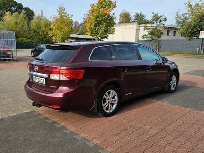 gebraucht Toyota Avensis Combi 2,0-l-D-4D Comfort Comfort