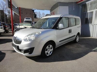 Gebraucht Opel Combo Edition 90 PS (66 kW) 2013 Silber Van / Kleinbus