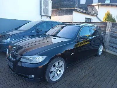 Second-hand BMW 330 245 CP (180 kW) 2011 Negru Break