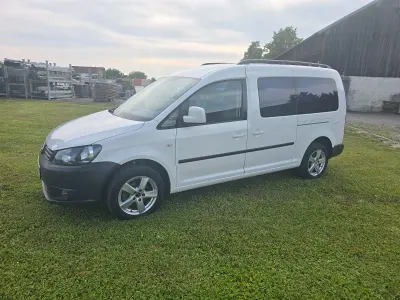 Gebraucht VW Caddy Maxi Trendline 102 PS (75 kW) 2013 Weiß Van / Kleinbus